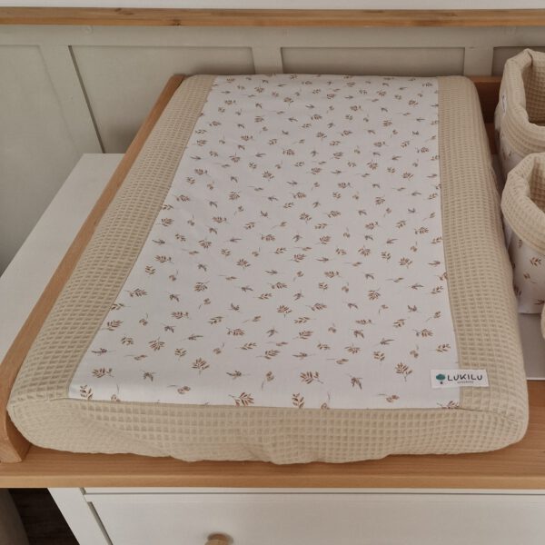 Beige changing mat (Fabrics 48 and 97)