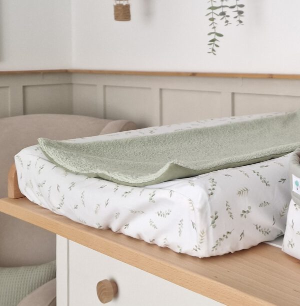 Green sheet changing cover with outer towel included (Fabric 47 and gray-green towel) - Image 2