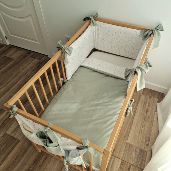 Crib linen set, colored dots (Fabrics 151 and 141)
