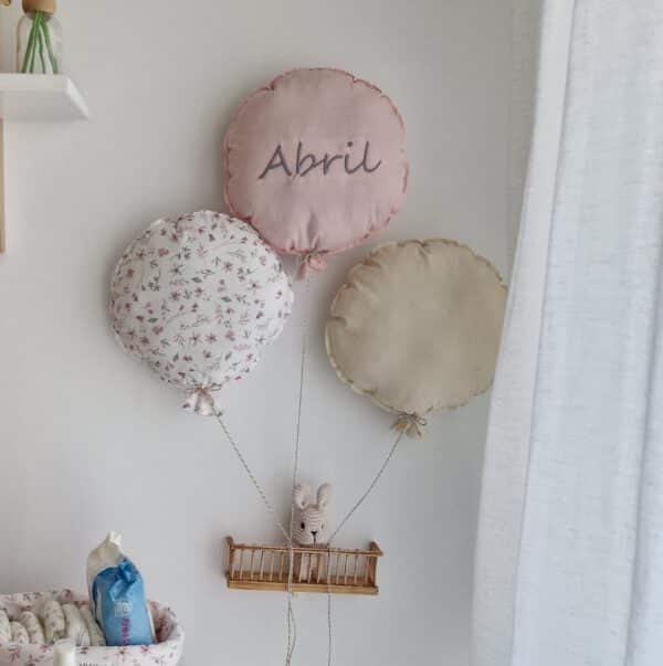 Peluche de conejito ANDREA beige hecho a mano de crochet - Imagen 3